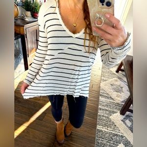 Free People Oversized Striped Sweater Women’s Medium Off White and Navy Blue